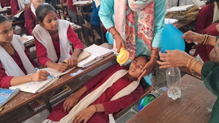 मसौढ़ी. धनरूआ में चौबीस घंटे गुल रही बिजली, गर्मी से स्कूली छात्रा हुई बेहोश