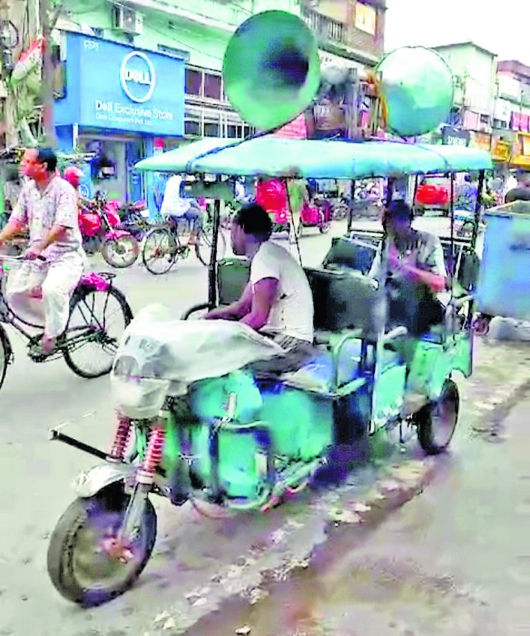 अतिक्रमण हटाने को लेकर की गयी माइकिंग, दी गयी मोहलत