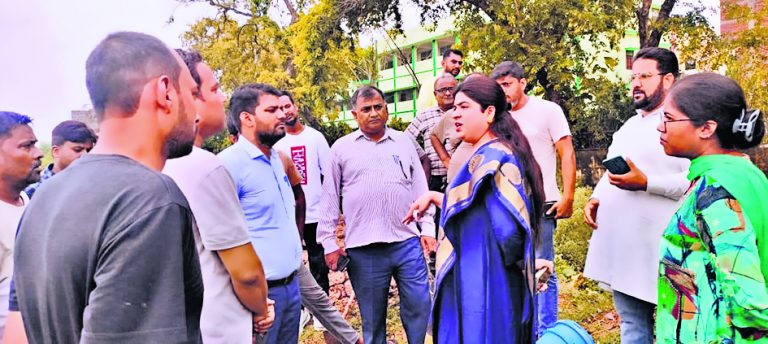 फोरलेन बनाते वक्त बाइपास के पास नहीं बनाया क्रॉस ड्रेन, हो रहा जलजमाव
