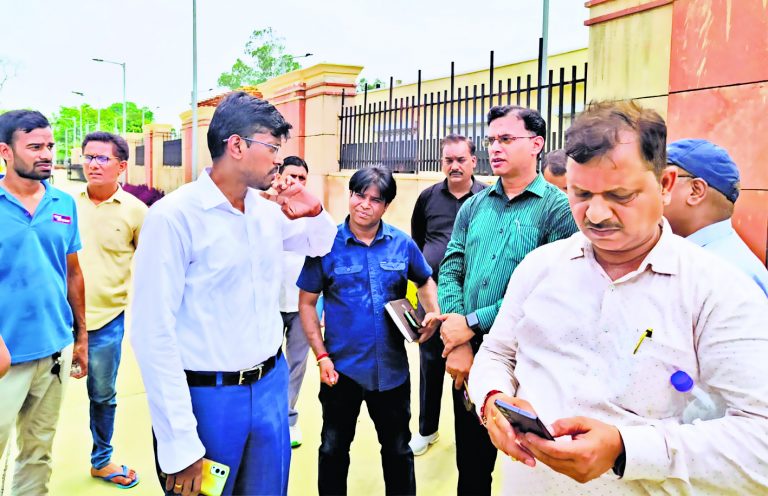 नालों पर काबिज पक्के अतिक्रमण हटाये जाएं