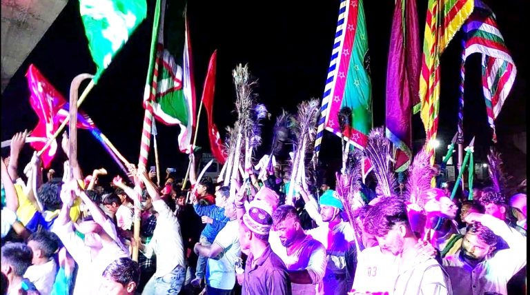 अकीदत के साथ सप्तमी की रात निकाला जुलूस