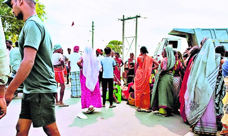 हादसे में ड्राइवर की हुई मौत, सड़क जाम