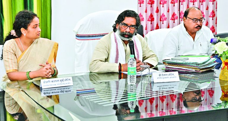Agriculture News : कम बारिश है, किसानों को राहत देने की तैयारी रखें अफसर : सीएम