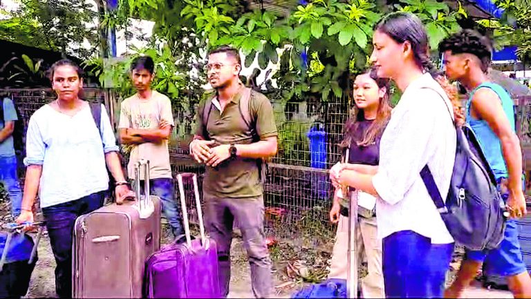 बांग्लादेश में फंसे बंगाल के लोगों व छात्रों को वापस लाने में जुटी राज्य सरकार
