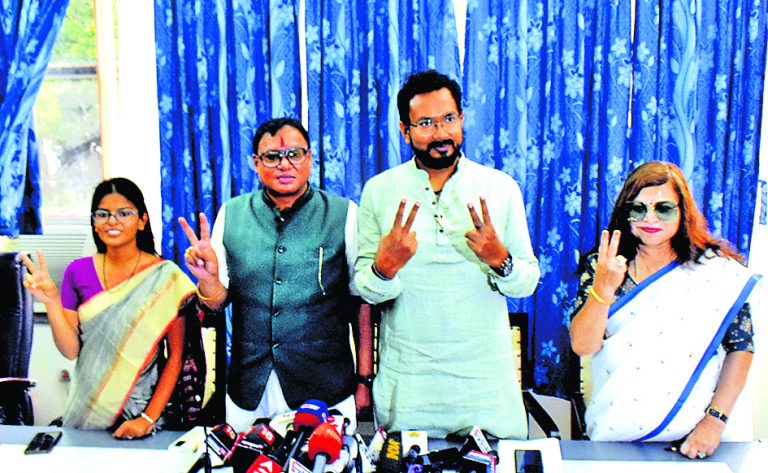 चार तृणमूल विधायकों ने राज्यपाल की अनुमति के बगैर ही ले ली शपथ