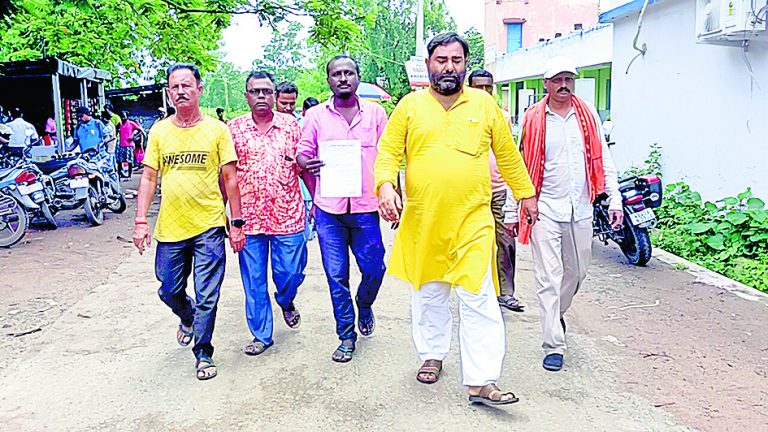 कांकसा बीएलआरओ को भाजपा ने सौंपा ज्ञापन