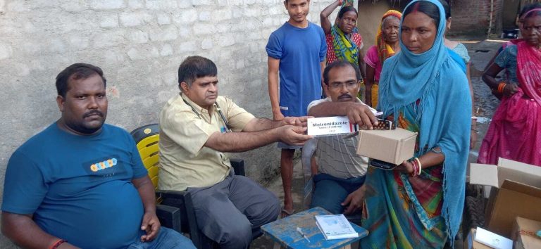 फूड प्वाॅयजनिंग से कई बीमार, बच्ची की मौत
