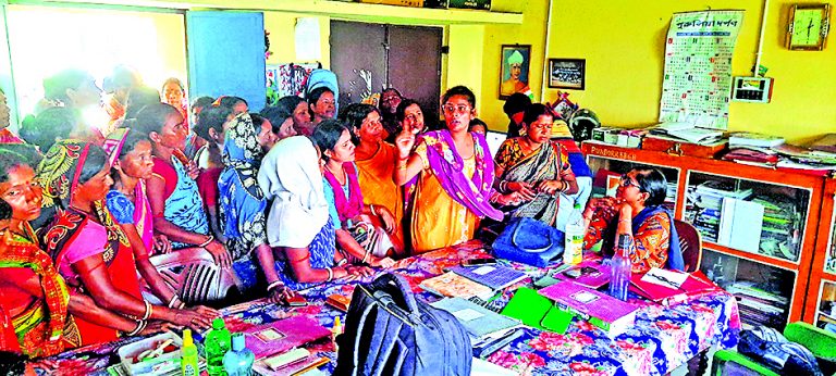 स्कूल में मिड डे मील पर सुपर निगरानी से रोष