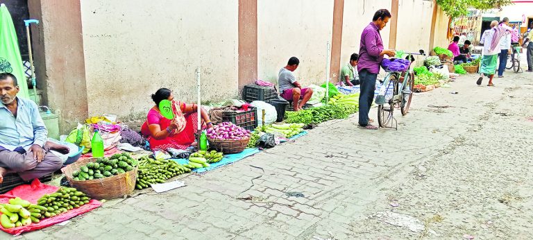 बजट में आयी हरी सब्जियां, थालियों में बढ़ा स्वाद