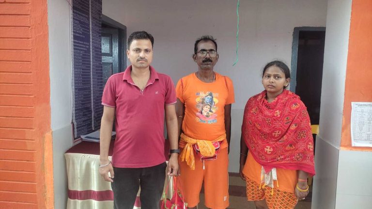 सूचना केंद्रों की मदद से अपनों से मिल रहे बिछुड़े कांवरिये
