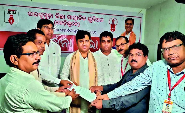 झारसुगुड़ा में कहीं भी बिना अनुमति के नहीं फेंकी जायेगी फ्लाय ऐस: विधायक