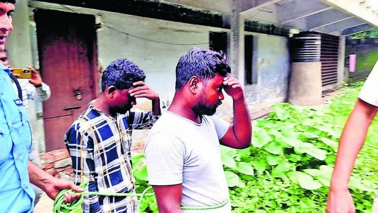 आठ टन अवैध कोयले के साथ दो तस्कर गिरफ्तार
