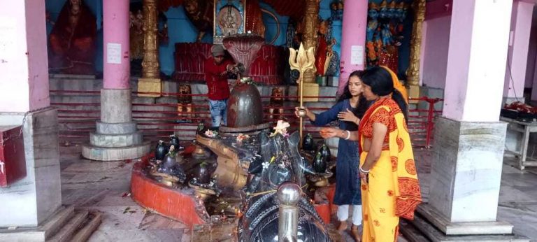 श्रावण मास के दूसरे सोमवार को हर हर महादेव के जयकारों से गूंजे शिवालय