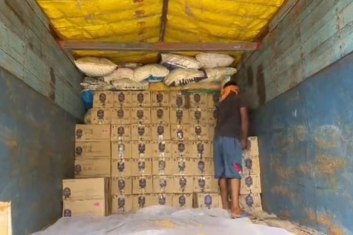 giridih news liquor smuggling in jharkhand