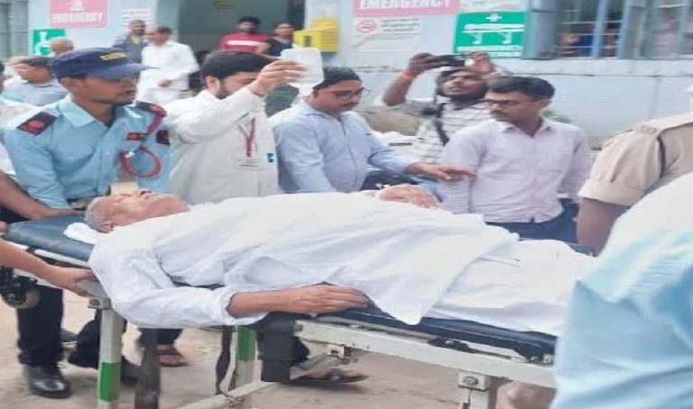 नालंदा में मीटिंग के दौरान बिगड़ी पूर्व मंत्री हरिनारायण सिंह की तबीयत, रेफर किया गया पटना
