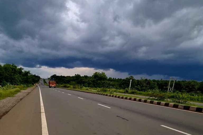 Jharkhand Weather: गढ़वा, लातेहार समेत पांच जिलों में होगी बारिश, वज्रपात का अलर्ट, 26 सितंबर को भारी बारिश