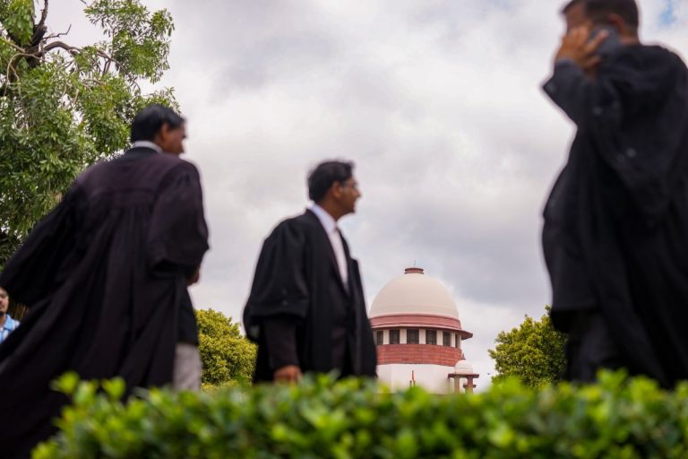 अदालतों में देरी