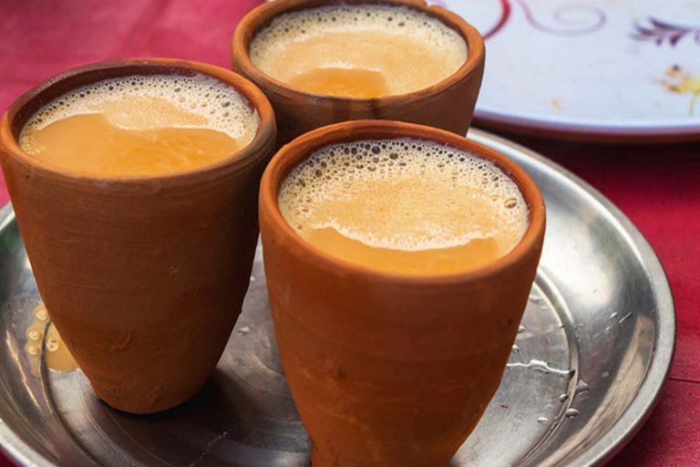 Tea With Snacks : अगर आप भी चाय के साथ ले रहे हैं यह चार चीज तो हो जाएं सावधान..