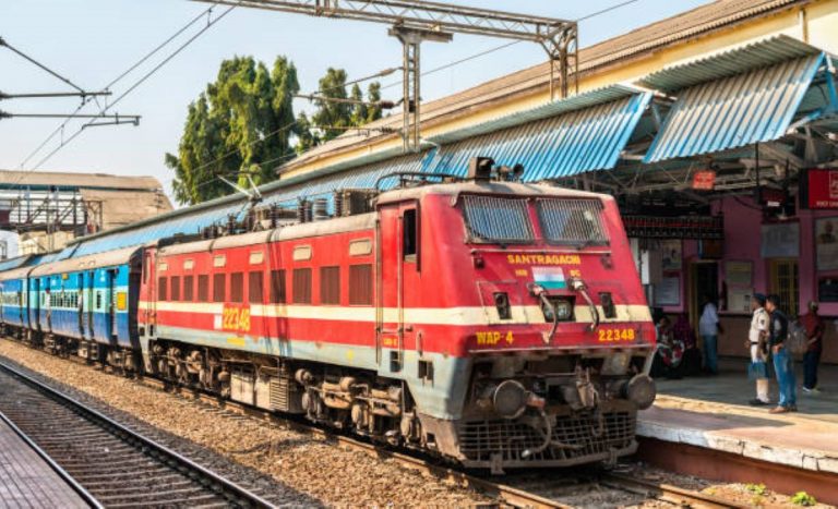 यात्रीगण कृपया ध्यान दें ! पटना-CSMT, मुंबई सुपरफास्ट एक्सप्रेस समेत कई ट्रेनें रद्द, देखें लिस्ट…