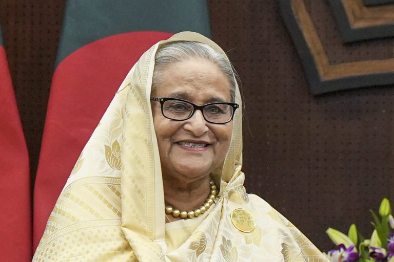 Bangladesh Violence: हिंदुओं के खिलाफ जारी हमले के बीच आया शेख हसीना का पहला बयान, कहा- न्याय चाहिए