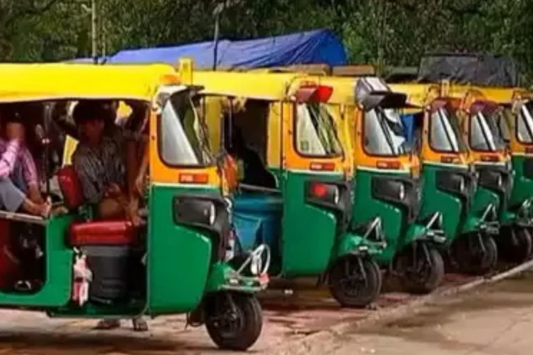 Bihar News: प्रदर्शन की तैयारी में सासाराम के ऑटो और ई-रिक्शा चालक, प्रशासन को दी चेतावनी
