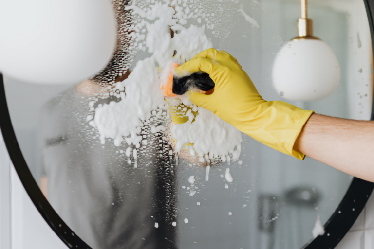 Cleaning Tips for Home: कम समय में सफाई के लिये अपनाए ये तरीके, चमकेगा आपके घर का हर एक कोना