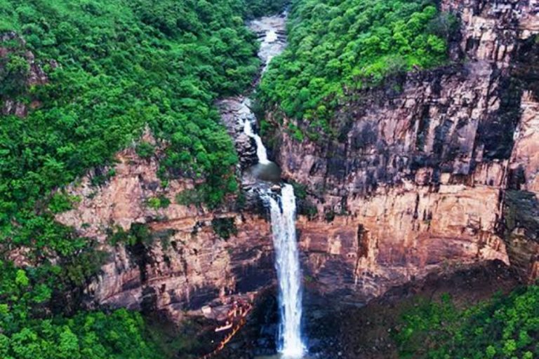ककोलत जलप्रपात पहुंच सौंदर्यीकरण का आनंद उठा रहे हैं सैलानी, जाने के पहले इन चीजों का रखें ध्यान…