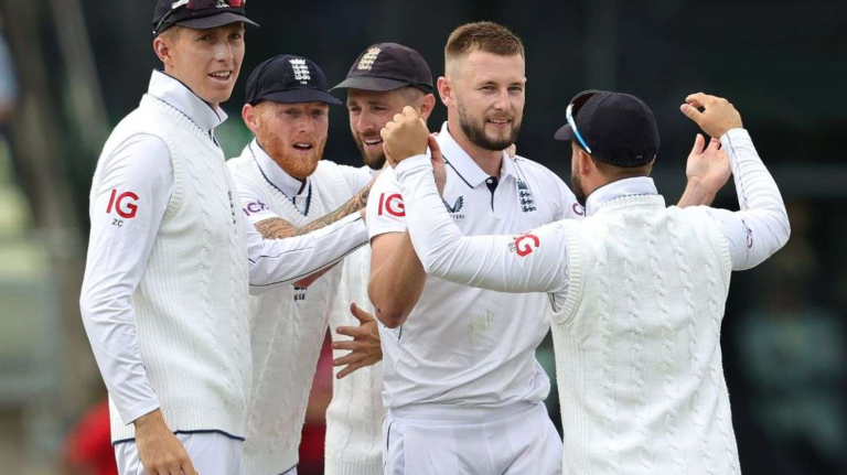 इंग्लैंड के उभरते तेज गेंदबाज को जुलाई के लिए ICC मेन्स प्लेयर ऑफ द मंथ चुना गया