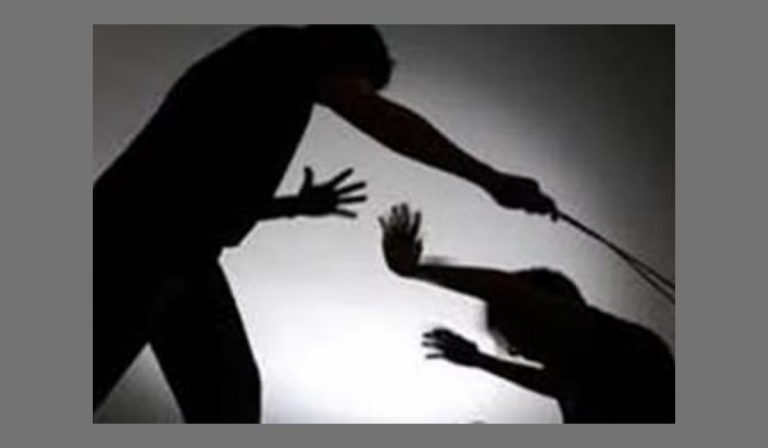 बेतिया में सरकारी स्कूल के शिक्षक ने तीसरी के छात्र को बेरहमी से पीटा, शिक्षक की पिटाई से छात्र हुआ बेहोश…