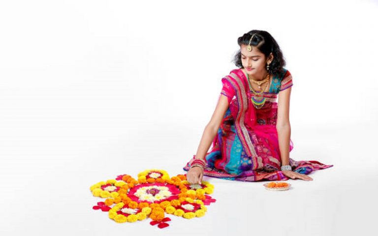 Diwali 2024 : दिवाली पर रंगोली बनाने का है विशेष महत्व