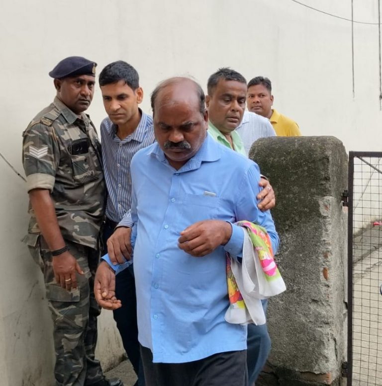 घुसखोरी मामले प्राथमिकी दर्ज, दो दिनों की सीबीआइ हिरासत में इंजीनियर