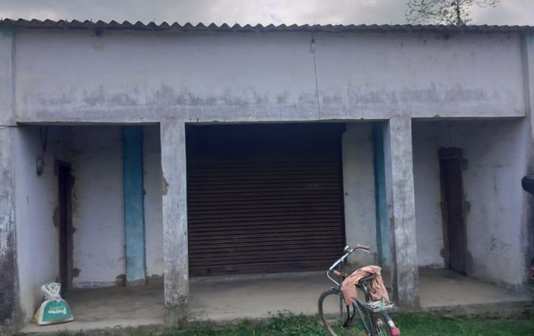 सीओ के निरीक्षण में बंद मिला सुरैती पैक्स