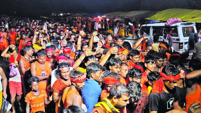 गुप्ताधाम में सावन के तीसरे सोमवार डेढ़ लाख से ज्यादा श्रद्धालुओं ने किया जलाभिषेक