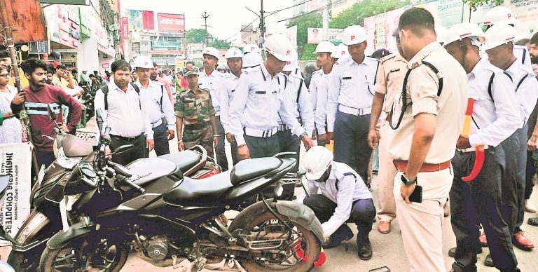 Ranchi News : राजधानी में हटाया गया अतिक्रमण, अपर बाजार में मची अफरा-तफरी,