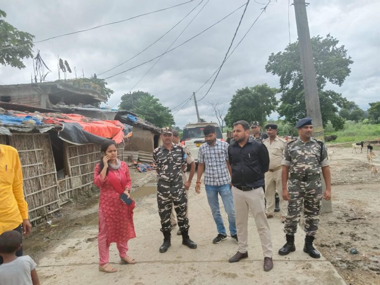 जोगबनी में नो मेंसलैंड को कराया गया अतिक्रमण मुक्त