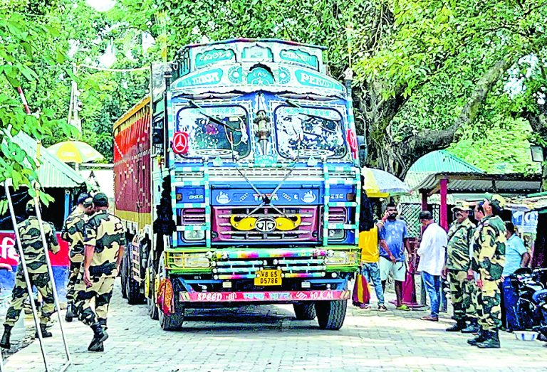 बंगाल के रास्ते बांग्लादेश से होनेवाला व्यापार अब भी ठप