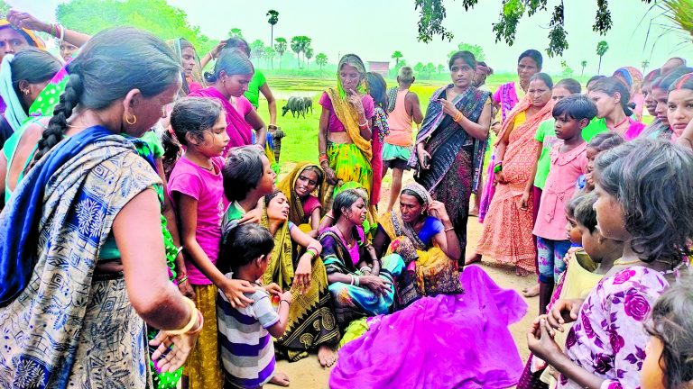 जिले में वज्रपात से मां-बेटे सहित छह की मौत, तीन घायल