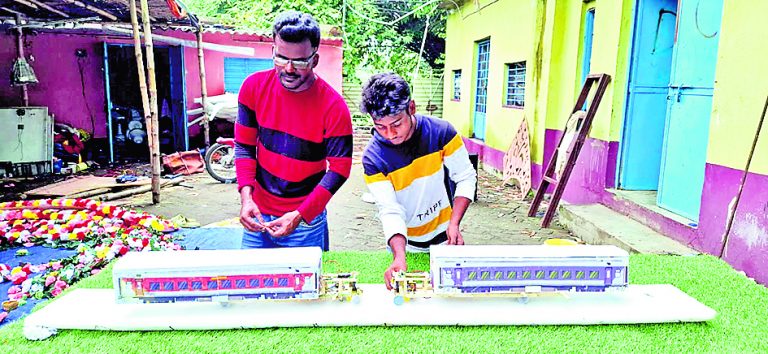 मैग्नेटिक सेंसर तकनीक के इस्तेमाल से रेल दुर्घटनाओं से बचने का युवक का दावा