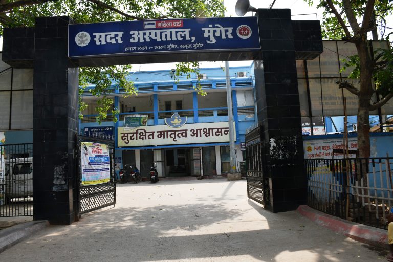 डेंगू संभावित मरीज लगातार सदर अस्पताल में हो रहे भर्ती