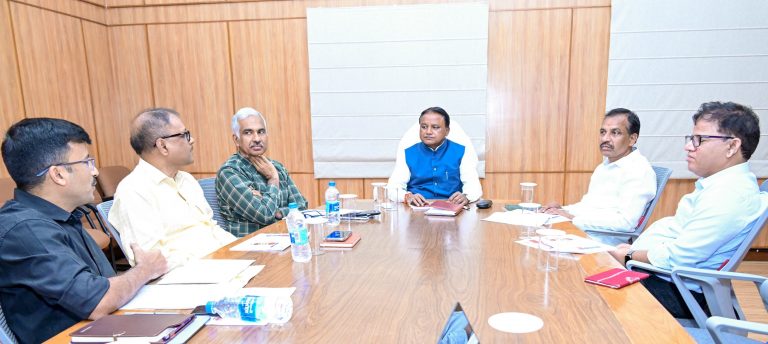 आधुनिक तकनीक का उपयोग कर खनिज संपदा का सर्वेक्षण करें : मोहन चरण माझी
