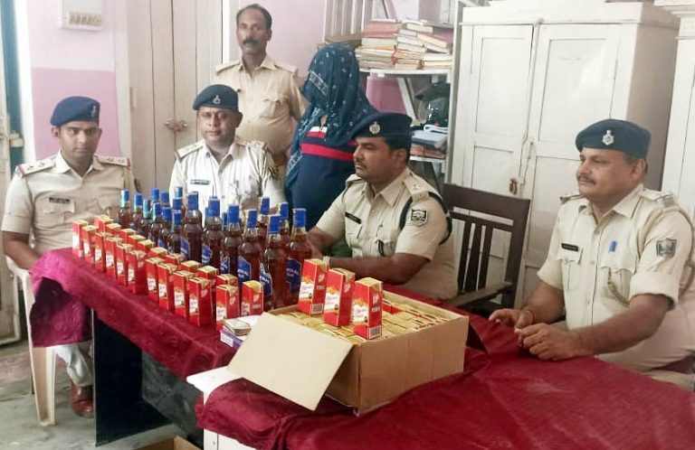 बिरौली बाजार में विदेशी शराब के साथ हत्थे चढ़ा तस्कर