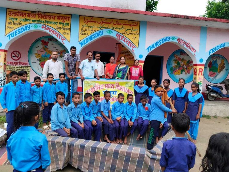 बाढ़ आने पर बरती जाने वाली सावधानियों से अवगत हुए बच्चे