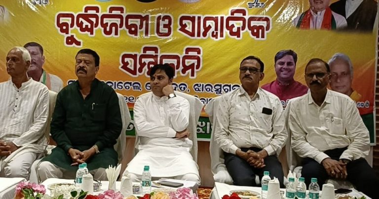 मंगल बाजार में पुन: अस्पताल चालू होगा, झारसुगुड़ा को मिलेगा सरकारी कॉलेज : विधायक