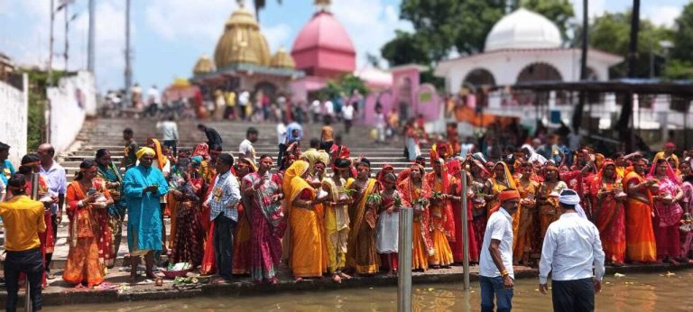 हनुमान बाग से निकला भव्य कलश यात्रा