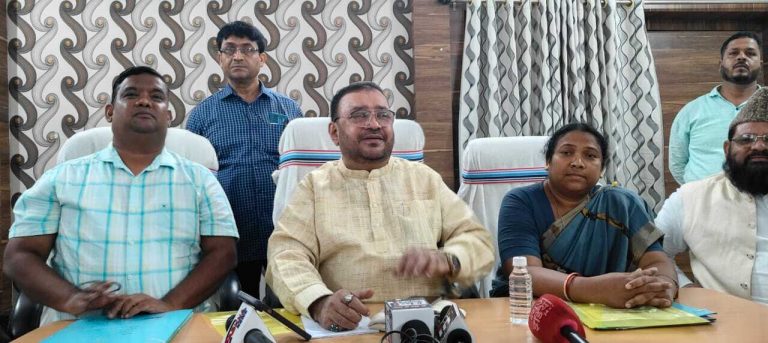 पाकुड़ में उर्दू स्कूल खोलने की सरकार से मांग करेगा आयोग : हिदायतुल्लाह खान