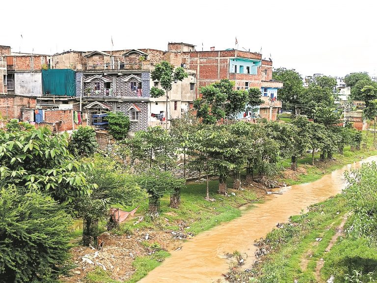 Ranchi News: हरमू नदी के किनारे बनाये गये 45 अवैध भवनों को निगम का नोटिस