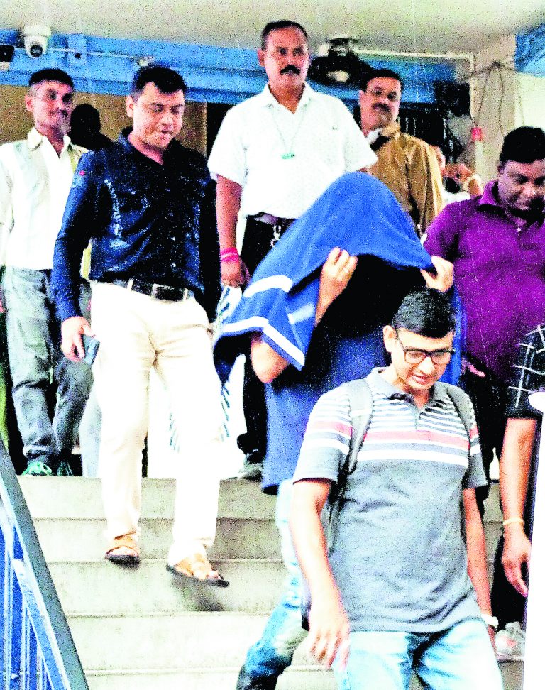 लापरवाही से कार चलाने के आरोप में अभिनेता अरेस्ट