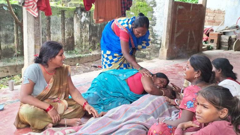 घायल मजदूर की इलाज के दौरान मौत, विरोध में सड़क जाम