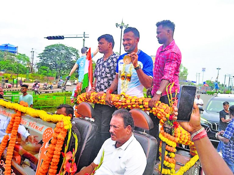 राउरकेला में अमित रोहिदास का हुआ भव्य स्वागत, खुली जीप में कराया शहर भ्रमण