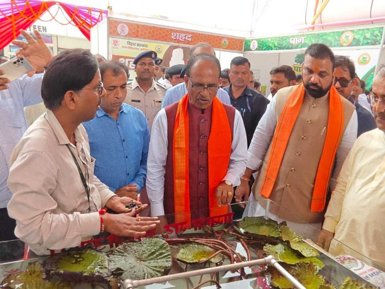 कृषि मंत्री ने की कृषि महाविद्यालय के मखाना आधारित तकनीक की सराहना